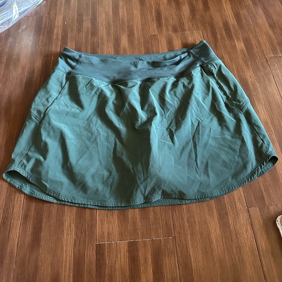 Outdoor Voices Evergreen Hudson Skort size medium EUC size XL - Picture 6 of 9